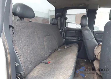 2002 Chevrolet Silverado 2500Hd из США, поврежденный, VIN 1GCHK29U72E224032